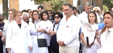 «Ստեղծել դաշտային ճամբարներ». սպիտակ խալաթներով ակցիան՝ ի պաշտպանություն Արցախի