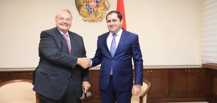 Պապիկյանը Ֆրանսիայի ԱԺ ԱՀ նախագահի հետ քննարկել է հայ-ադրբեջանական սահմանին տիրող իրավիճակը