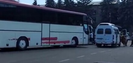 Գյումրիի դպրոցների աշխատակիցներին ավտոբուսերով բերել են Երևան՝ ՔՊ-ի հանրահավաքին․ ահազանգ