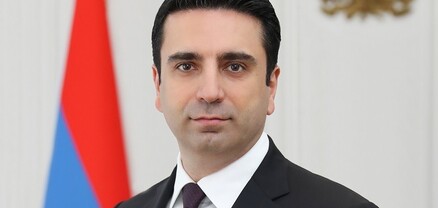 Այս դժվար օրերին գոյամարտի առաջնագծի հերթափոխը ձերն է․ Ալեն Սիմոնյանը՝ ուսուցիչներին
