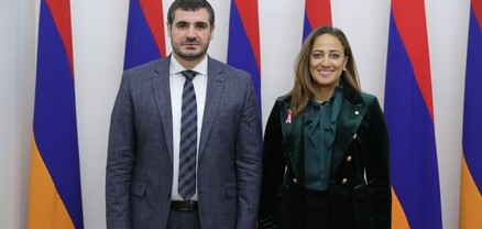 Արման Եղոյանը հանդիպել է Ֆրանկոֆոնիայի ԽՎ փոխնախագահ Ամելիա Լակրաֆի հետ