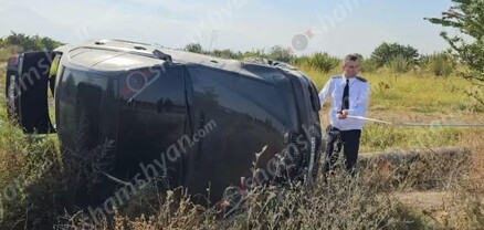 Արարատի մարզում BMW-ն դուրս է եկել հանդիպակաց և կողաշրջված հայտնվել դաշտում. կան վիրավորներ. մեղավոր 06-ը դիմել է փախուստի. shamshyan.com