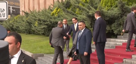 Ում և ինչպես դիմավորեց Տիգրան Ավինյանը