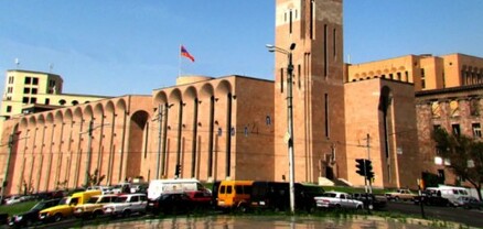 Երևանի ավագանու ՔՊ և «Մայր Հայաստան» խմբակցությունների մի խումբ անդամներ վայր են դրել իրենց մանդատները