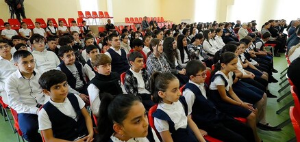 Որպեսզի Նիկոլ Փաշինյանը իրեն մենակ չզգա, աշակերտներին արձակուրդից կտրել, տարել են երկրի առաջնորդի հետ հանդիպմանը