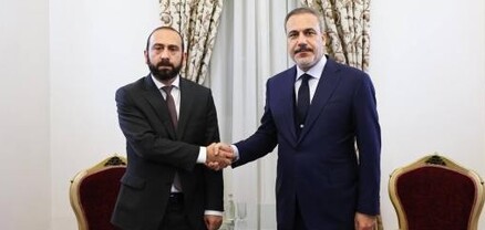 Թեհրանում հանդիպել են Հայաստանի և Թուրքիայի արտգործնախարարները