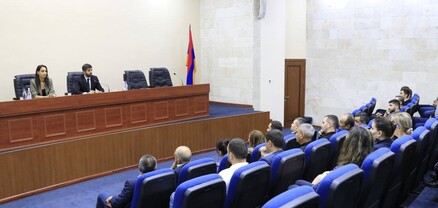 Էկոնոմիկայի նախարարությունում կայացել է 2-րդ հանդիպումը Արցախից բռնի տեղահանված գործարարների հետ