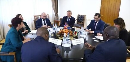 Քերոբյանը և Զիմբաբվեի դեսպանը քննարկել են զբոսաշրջության ոլորտում համագործակցության հնարավորությունը