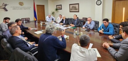 Քաղաքաշինության կոմիտեում քննարկվել են արագ կառուցվող տների վերաբերյալ հարցեր