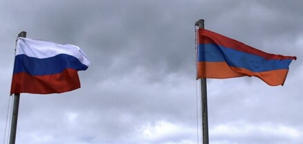Երասխում դանակով վնասել են ՀՀ և ՌԴ պետական դրոշներն ու զինանշանները․ shamshyan.com