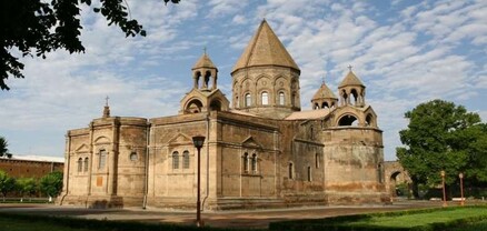 Հայ Առաքելական Սուրբ Եկեղեցին այսօր նշում է տասներկու սուրբ վարդապետների հիշատակությունը