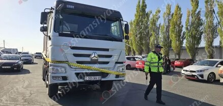 «Առինջ մոլ»-ի մոտ բեռնատարը վրաերթի է ենթարկել հետիոտնին. վերջինս մահացել է. shamshyan.com