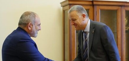 Փաշինյանն ու ԵՄ պատվիրակության ղեկավարը խոսել են ԱՀ-ից բռնի տեղահանության և ստեղծված իրավիճակի մասին