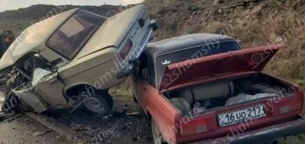 Սյունիքում բախվել են Mercedes-ը, «06»-ն ու «05»-ը. կա 1 զոհ, 4 վիրավոր. մահացածը ոստիկան էր․ shamshyan.com