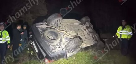 Սյունիքի մարզում Range Rover-ը, մի քանի պտույտ շրջվելով, գլխիվայր հայտնվել է ձորում. shamshyan.com