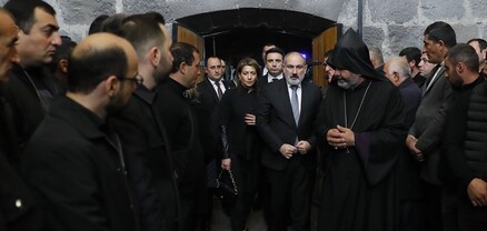 Վարչապետ Նիկոլ Փաշինյանը Աննա Հակոբյանի հետ մասնակցել է Մաթևոս Ասատրյանի հոգեհանգստի արարողությանը