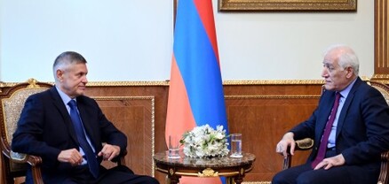 Վահագն Խաչատուրյանը հրաժեշտի հանդիպում է ունեցել դեսպան Էվանգելոս Տուրնակիսի հետ