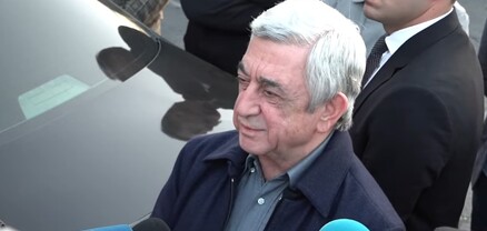 Մեր երկիրը փորձում է ժողովրդավարության այն ճանապարհը, որը կարելի է անցնել 1 ժամում, անցնել 5 րոպեում, դրա համար էլ գլորվում է