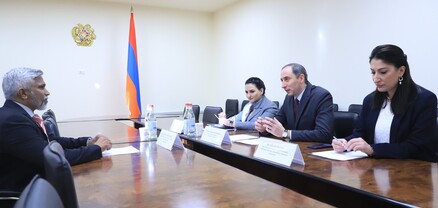 Ռոբերտ Խաչատրյանն ընդունել է Մալդիվների շրջակա միջավայրի, կլիմայի փոփոխության և տեխնոլոգիայի պետնախարարին