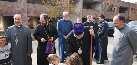 Գերագույն հոգևոր խորհրդի անդամներն այցելել են հայրենազրկված արցախահայերին