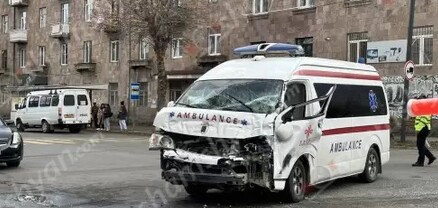 Վանաձորում բախվել են հրշեջ և շտապօգնության ավտոմեքենաները. շտապօգնության վարորդն ու բուժքույրը տեղափոխվել են հիվանդանոց. shamshyan.com