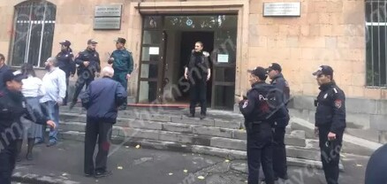 ԵՊՀ-ում հրդեհ է բռնկվել. կան 1 զոհ և վիրավորներ, այդ թվում՝ պարեկային ծառայող. shamshyan.com
