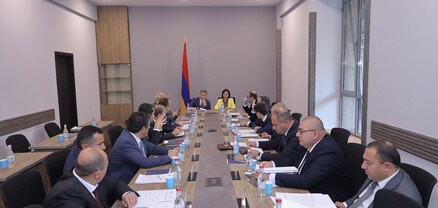 Գնել Սանոսյանն ու Ժաննա Անդրեասյանը մարզպետների մասնակցությամբ համատեղ խորհրդակցություն են անցկացրել