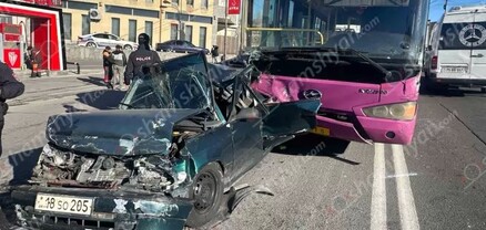 Երևանում իրար են բախվել ավտոբուսը, 2 Opel-ներն ու 2 բեռնատարները. shamshyan.com
