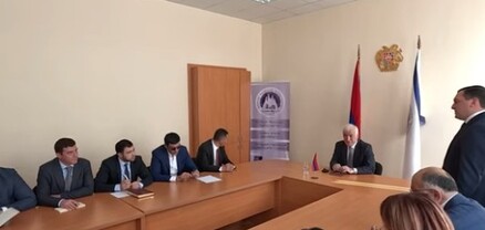 Վահագն Խաչատուրյանը Գորիսի համայնքապետի և Սյունիքի մարզպետի ուղեկցությամբ եղել է Գորիսի պետական համալսարանում