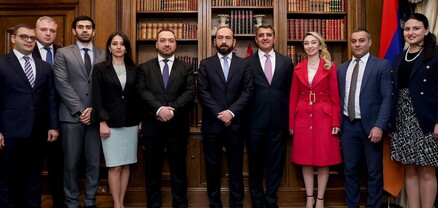 Միրզոյանն աշխատանքային քննարկում է ունեցել ՄԹ-ում ՀՀ դեսպանության դիվանագիտական անձնակազմի հետ