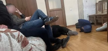 Հայաստանում ոստիկանները լուսանկարել և ծաղրել են ձերբակալված բրիտանացիներին. BBC
