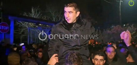 Բացառիկ կադրեր՝ գերությունից վերադարձած զինծառայողների և հարազատների հանդիպումից