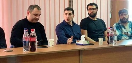 Լևոն Քոչարյանը հանդիպել է «Էջմիածին» դաշինքի ավագանու անդամների և Վաղարշապատի բնակիչների հետ