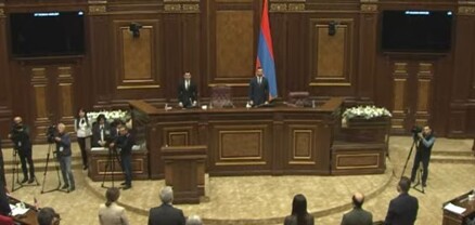 Պատգամավորները մեկ րոպե լռությամբ հարգեցին Սպիտակի երկրաշարժի նահատակների հիշատակը