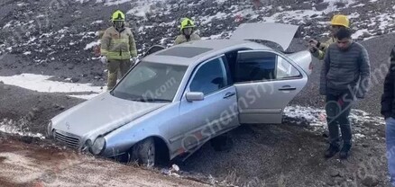 Ավտովթար՝ Արագածոտնի մարզում․ Mercedes-ը դուրս է եկել երթևեկելի գոտուց և հայտնվել դաշտում․ shamshyan.com