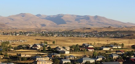 Արցախը տվավ, մե օրմ էլ Շիրակի սահմանամերձ գյուղերը կհանձնե ու կըսե՝ դժգույն ու դժբախտ գյուղեր էին. սահմանամերձ գյուղի բնակիչ