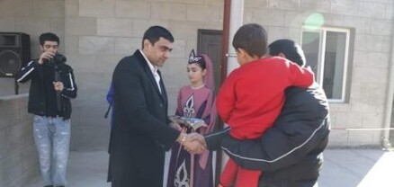 Առուշ Առուշանյանը բնակարանի բանալիներ է հանձնել Գորիսում հաստատված արցախցի 2 ընտանիքների
