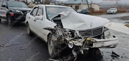Ուջանում բախվել են Mercedes-ն ու «ՎԱԶ 2107»-ը. 4 վիրավորներից մեկը երեխա է. shamshyan.com