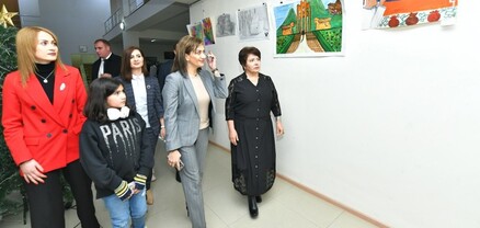 Աննա Հակոբյանը կրտսեր դստեր հետ այցելել է Ամասիայի մանկական արվեստի դպրոց