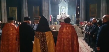 Ներկա և նախկին բազմաթիվ պաշտոնյաներ իրենց վերջին հրաժեշտն են տալիս Բաբկեն Արարքցյանին