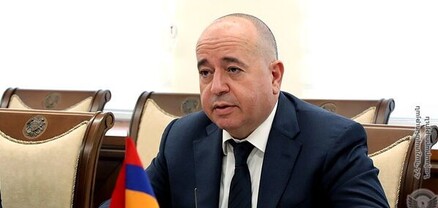 Շարժման առաջնորդ Արշակ Կարապետյանը խուսափում է պատասխանել Oragir.News-ի հարցերին