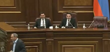 Մեր կոկորդին նույնիսկ ընդդիմությունը չի մնում․ Ալեն Սիմոնյանը՝ Արծվիկ Մինասյանին