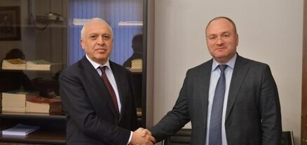 Վրաստանում ՀՀ դեսպան Աշոտ Սմբատյանը հանդիպել է երկրի Պաշտպանության և անվտանգության հանձնաժողովի ղեկավարի հետ