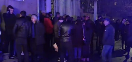 Գերիների մեջ բարեկամ չունեմ, բայց վազելով եկա․ վերադարձած գերիների հարազատները հավաքվել են Մուրացան հոսպիտալի մոտ