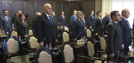 Կառավարության անդամները մեկ րոպե լռությամբ հարգեց Սպիտակի երկրաշարժի զոհերի հիշատակը