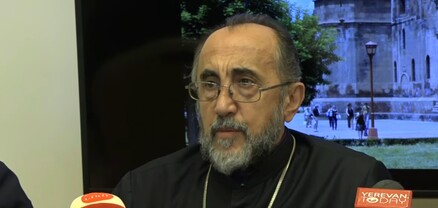Հերոսներին հակահերոս են դարձրել, հակահերոսներին՝ հերոս. «Մայր Աթոռը» դեմ է 7-րդ դասարանի դասագրքին