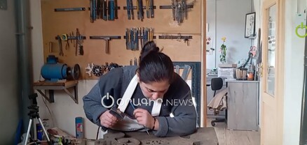 Եղել են զոհված զինվորների ծնողներ, որ խաչքարեր են ուզել, բայց ես իմ մեջ էդ ուժը չեմ գտել, որ կարողանամ աշխատել. կին խաչքարագործ