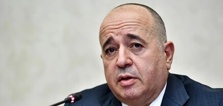 Արշակ Կարապետյանը կվերադառնա՞, թե՞ պայքարը կառաջնորդի ինչպես Լենինը․ Հրապարակ