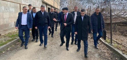 Փաշինյանը Վայքում ծանոթացել է ճանապարհաշինական ծրագրին. (լուսանկարներ)