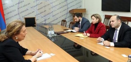 Սոցապ նախարարն ընդունել է Հունգարիայի դեսպանին